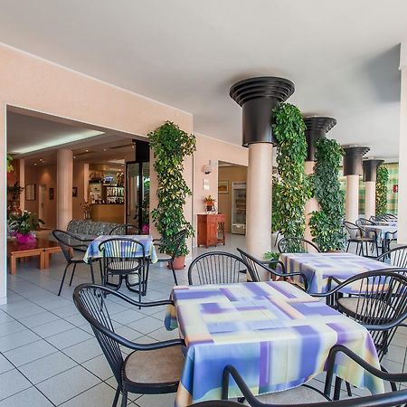 Hotel Benvenuti Gatteo a Mare Luaran gambar