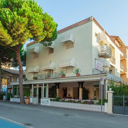 Hotel Benvenuti Gatteo a Mare Luaran gambar