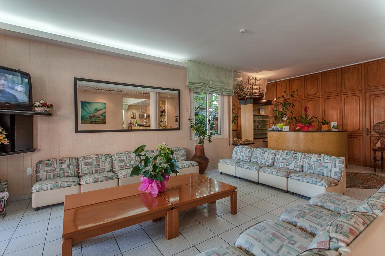Hotel Benvenuti Gatteo a Mare Luaran gambar