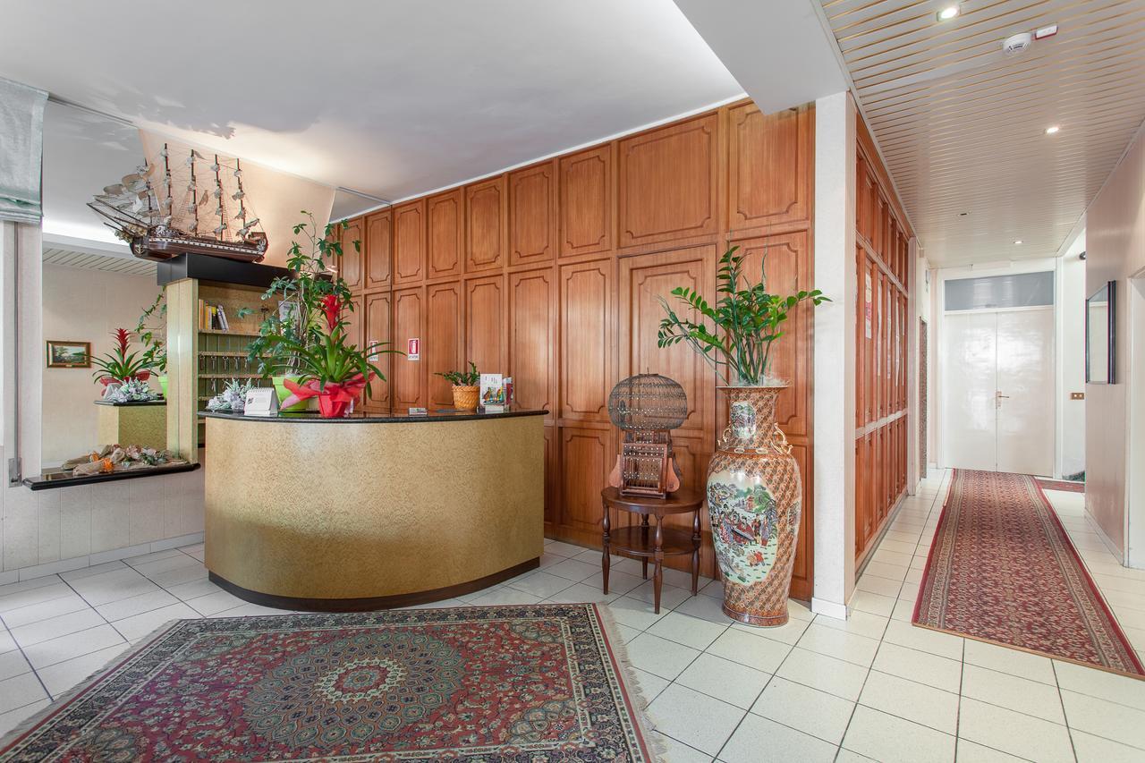 Hotel Benvenuti Gatteo a Mare Luaran gambar
