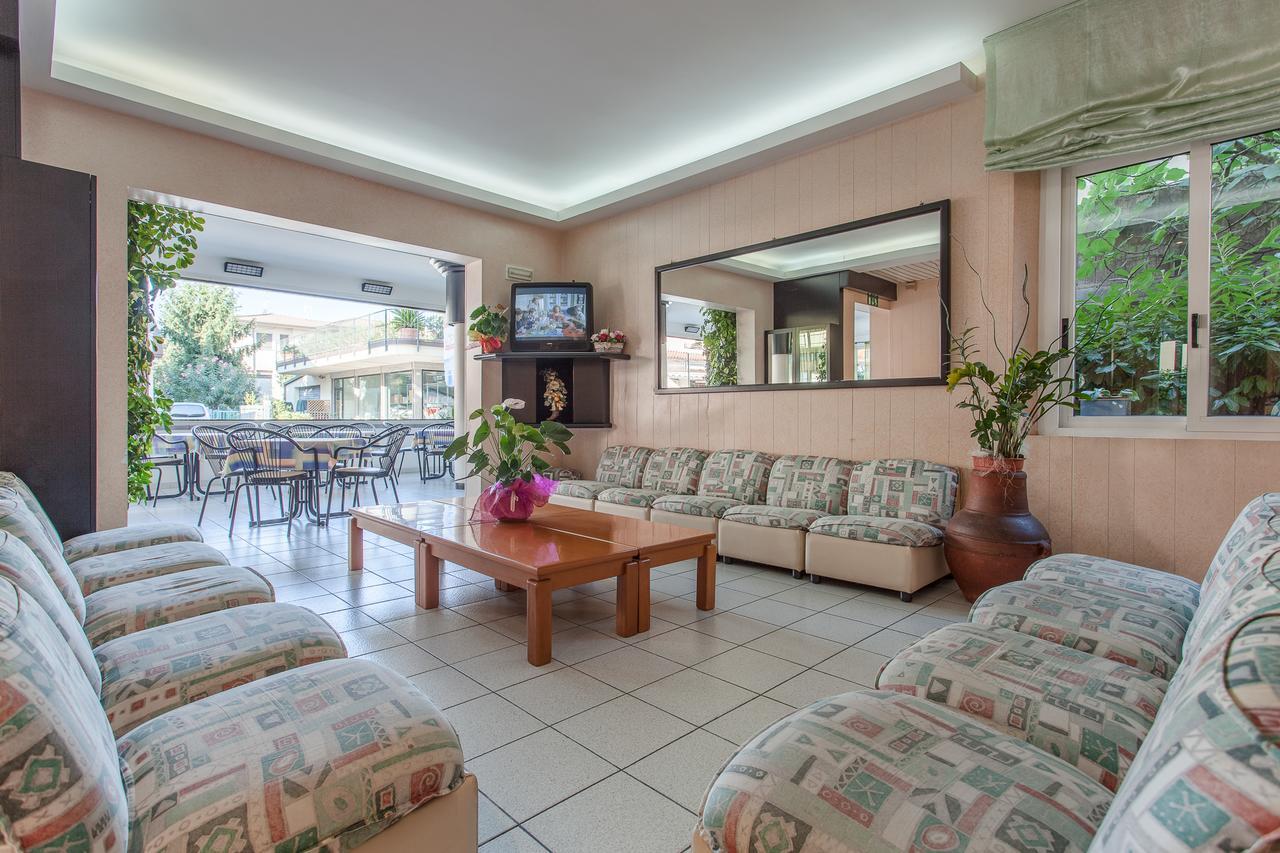 Hotel Benvenuti Gatteo a Mare Luaran gambar